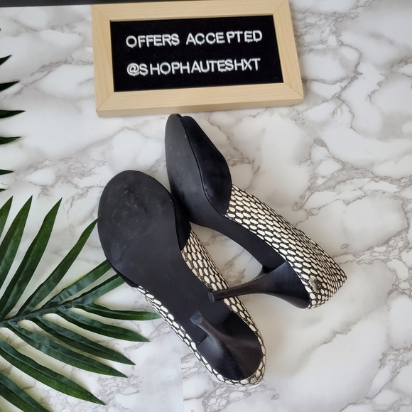 Tahari Peep Toe Pumps - Picture 10 of 10